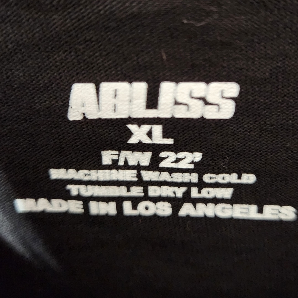 ABLISS Malibu Soul Kitchen Graphic Tee New in Bag! - Picture 3 of 4